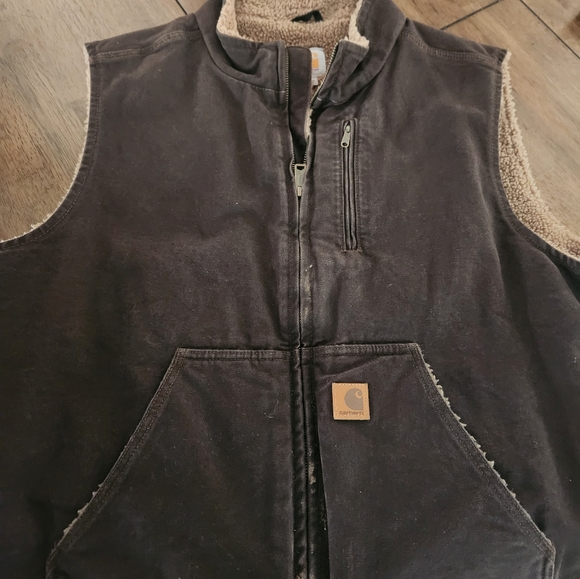 Men's Sherpa Lined Carhartt Vest - Picture 4 of 5
